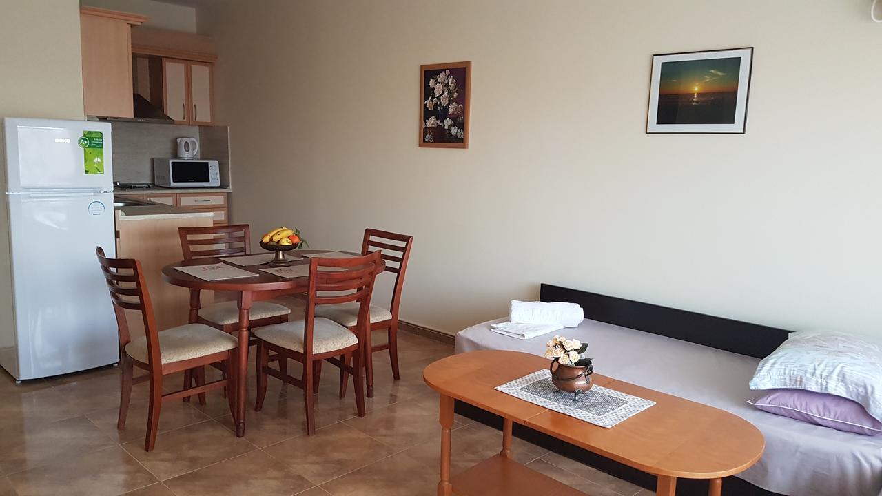 Tashevi Apartments Pomorie Esterno foto
