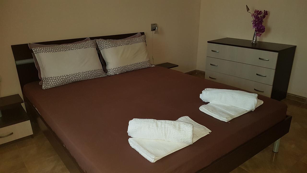 Tashevi Apartments Pomorie Esterno foto