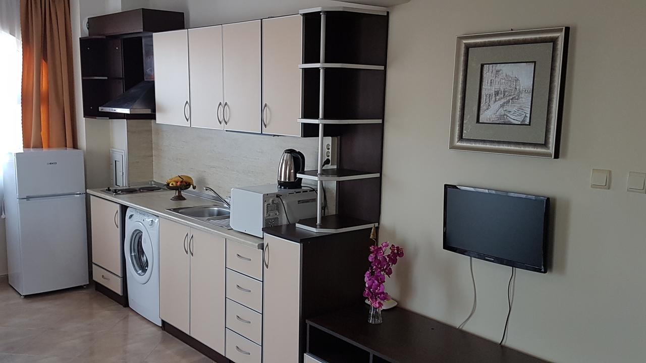 Tashevi Apartments Pomorie Esterno foto