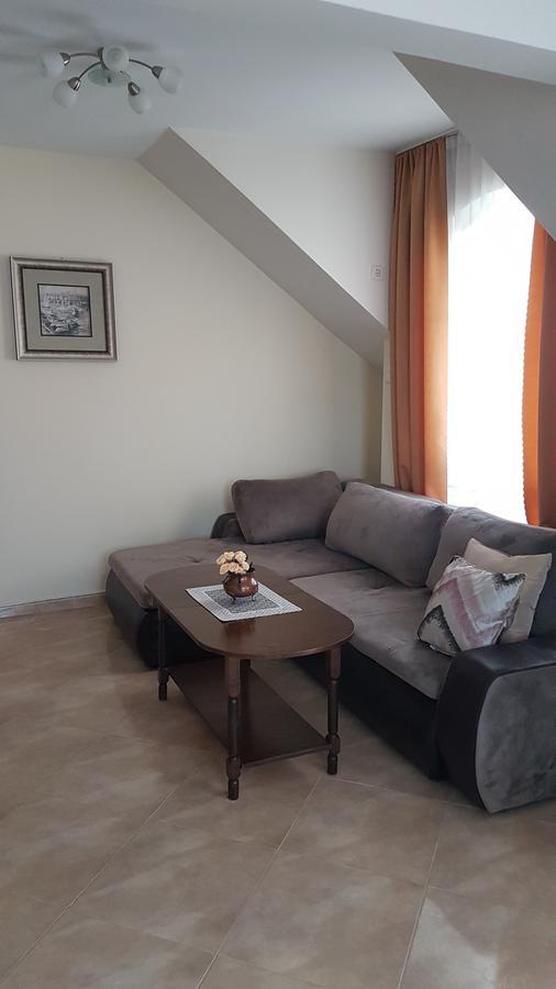 Tashevi Apartments Pomorie Esterno foto