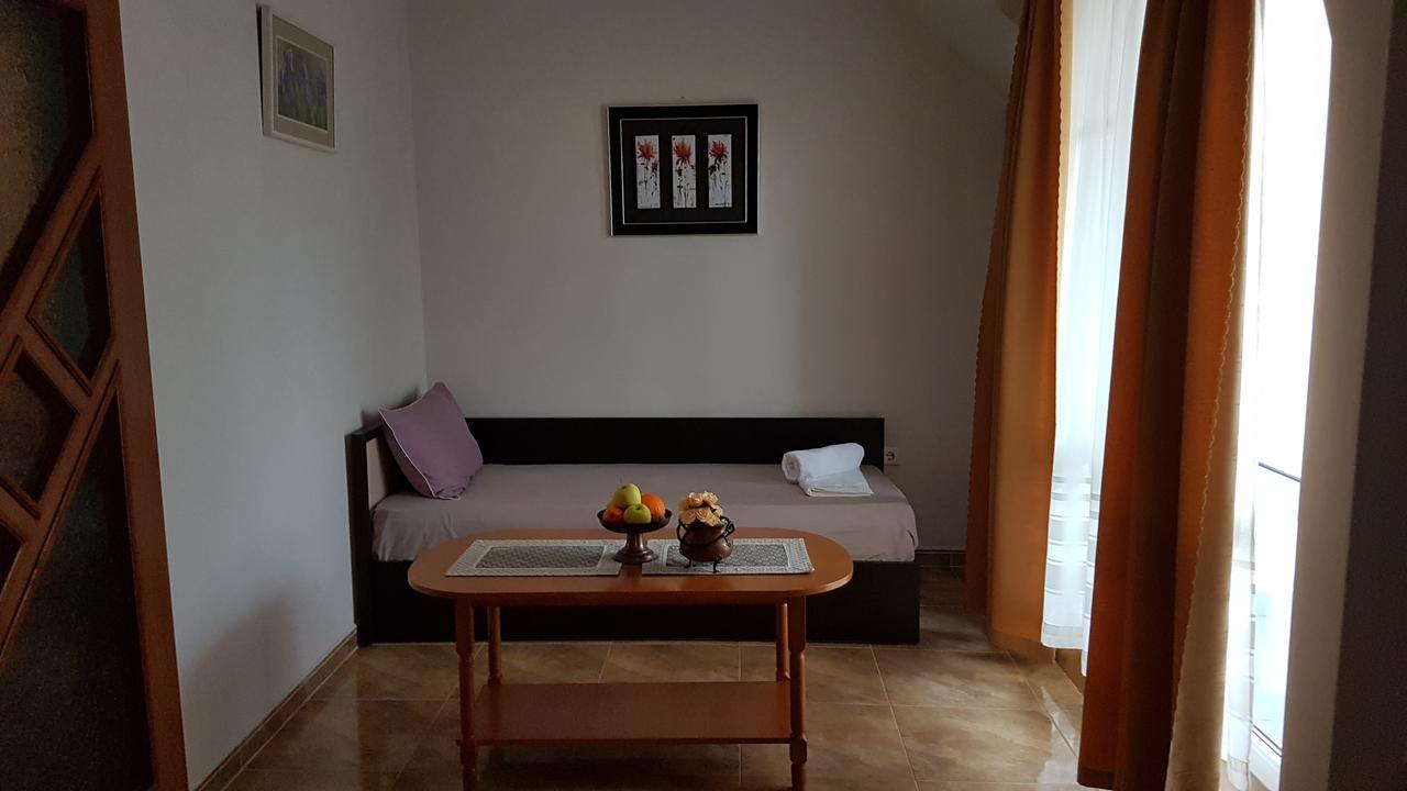 Tashevi Apartments Pomorie Esterno foto