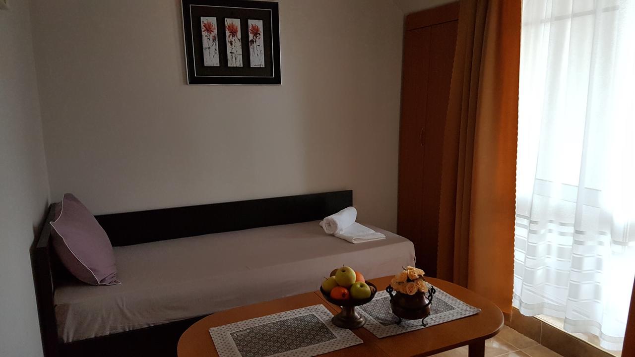 Tashevi Apartments Pomorie Esterno foto