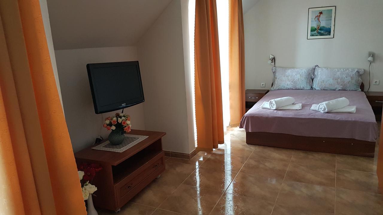 Tashevi Apartments Pomorie Esterno foto
